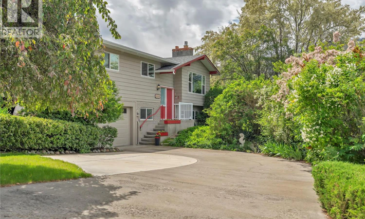 3 Dogwood Place