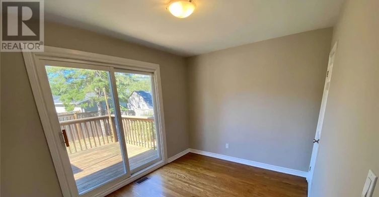 5439 Cornwall Crescent, Burlington, ON, L7L 3K2 - 6