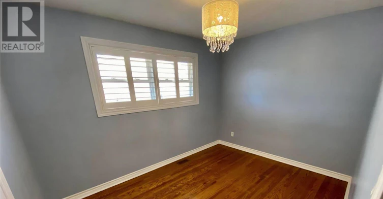 5439 Cornwall Crescent, Burlington, ON, L7L 3K2 - 5