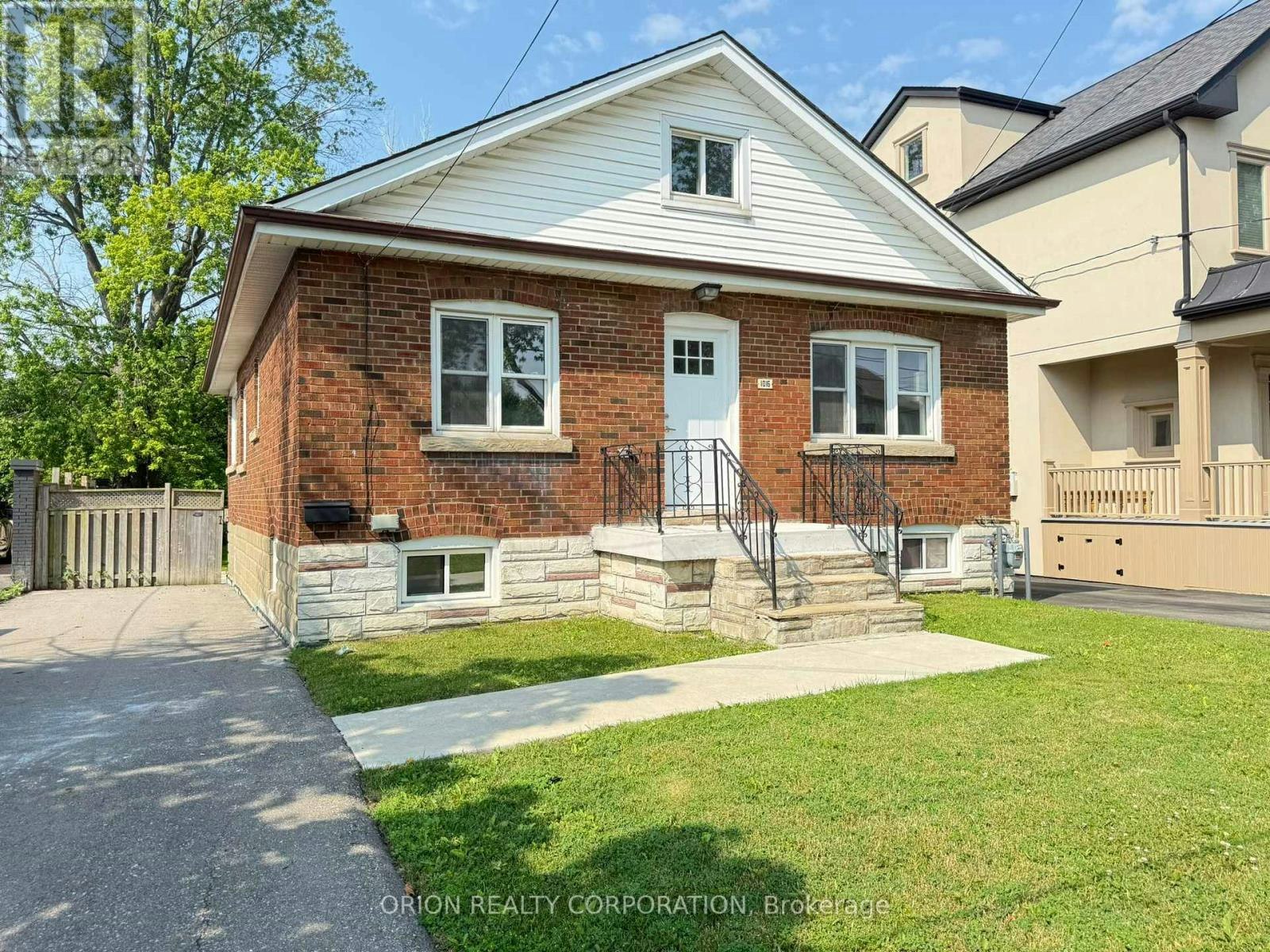 1016 Haig Boulevard, Mississauga, ON, L5E 2M5