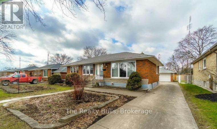 43 Barron Street, Welland, ON, L3C 2K4