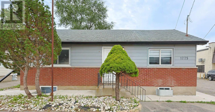 UPPER UNIT-1775 Oxford Street E, London, ON, N5V 2Z6