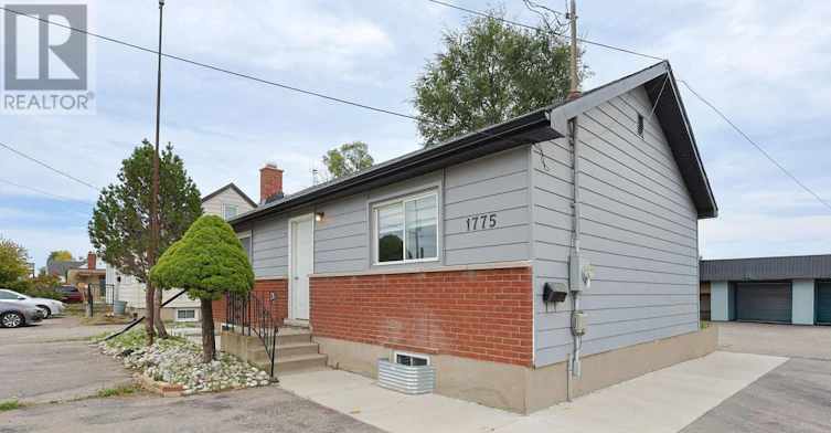 UPPER UNIT-1775 Oxford Street E, London, ON, N5V 2Z6 - 2