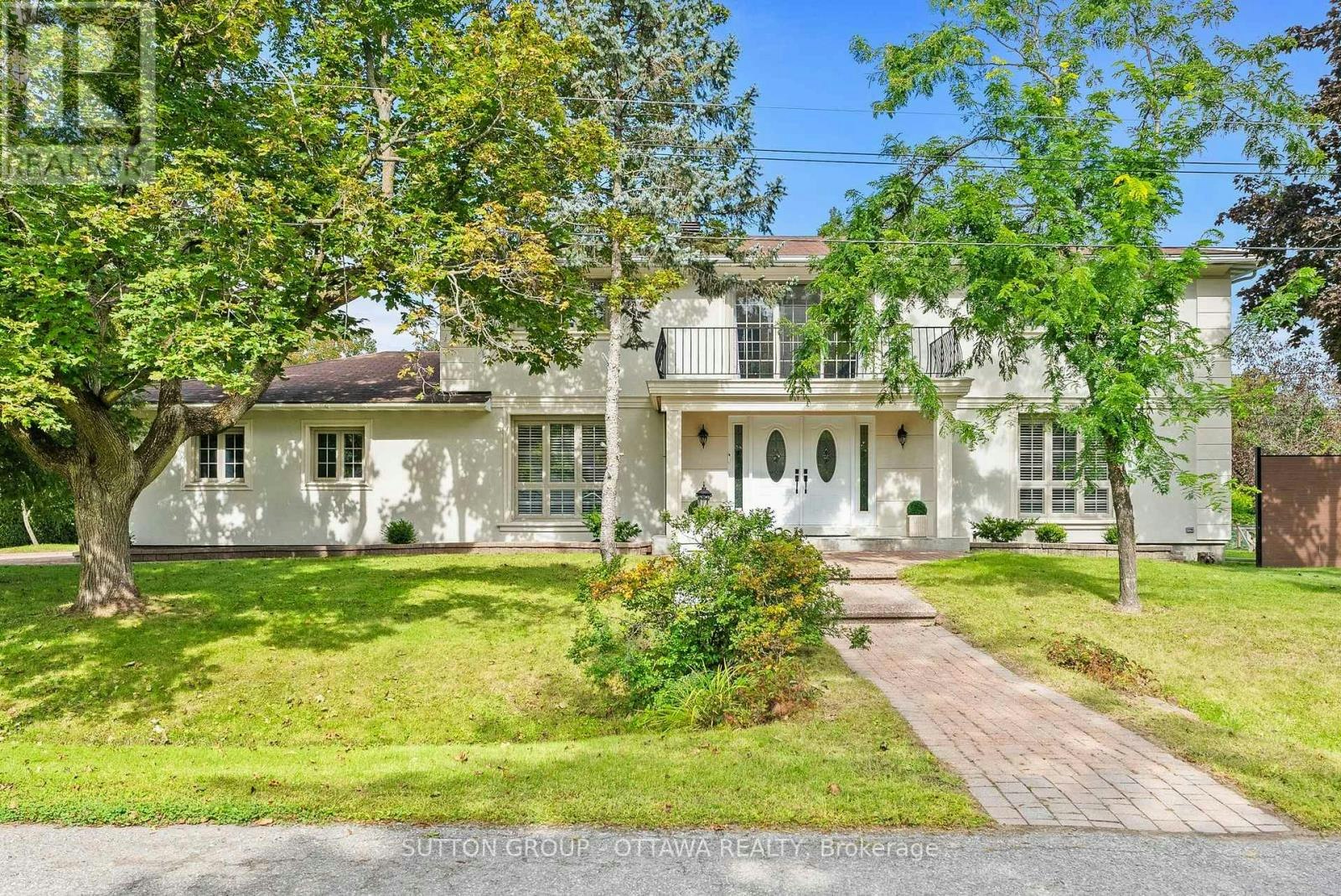 11 Lennon Drive, Ottawa, ON, K1V 1G9