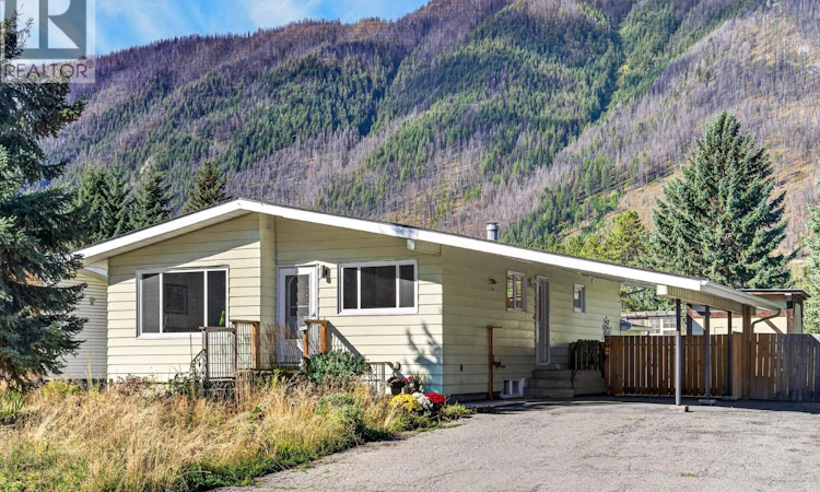 231 Blue Spruce Crescent