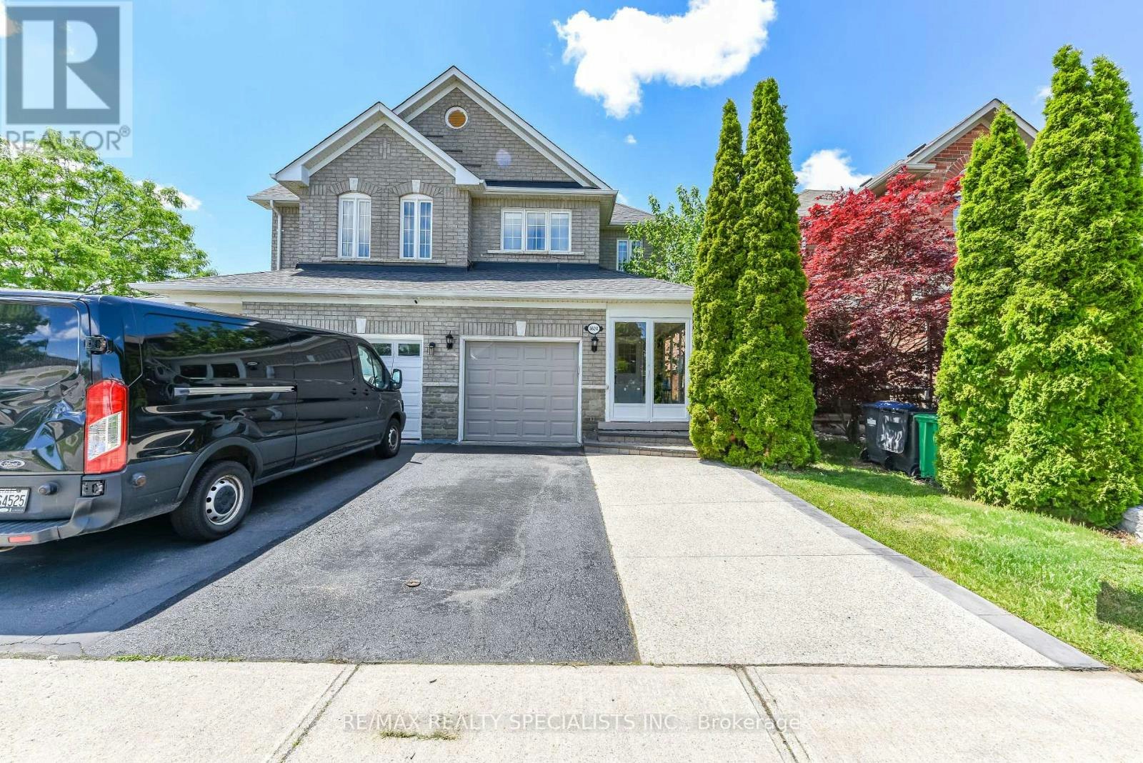 5624 Freshwater Drive, Mississauga, ON, L5M 7N1