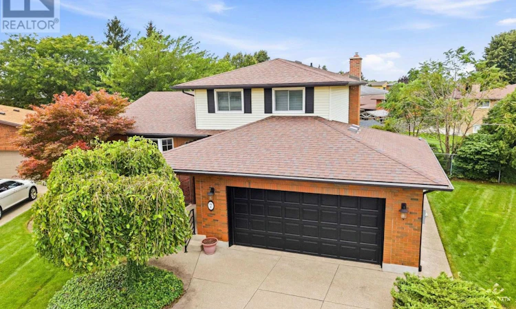 7 Lee Crescent