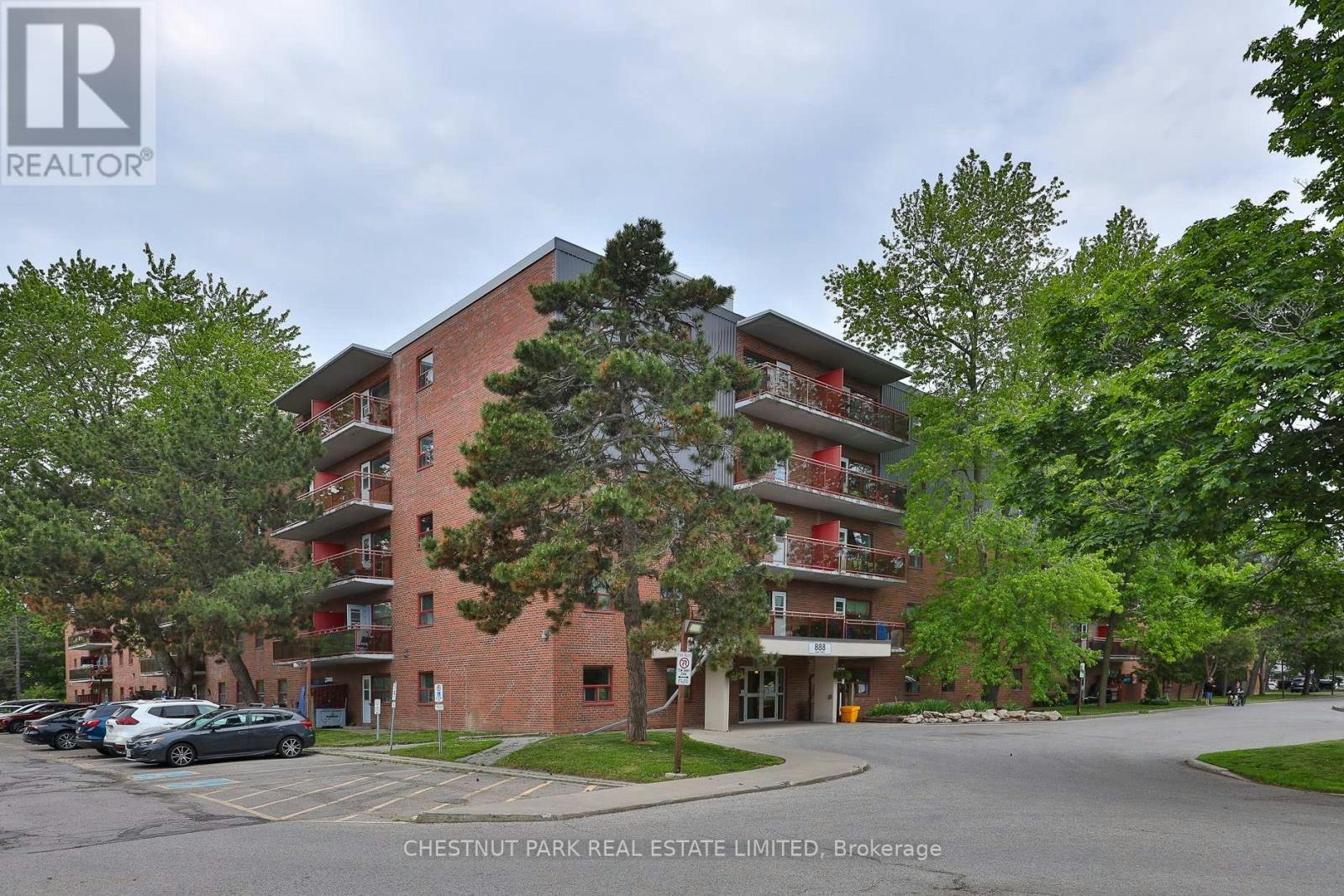 425-888 Glen Street, Oshawa, ON, L1J 5Z4