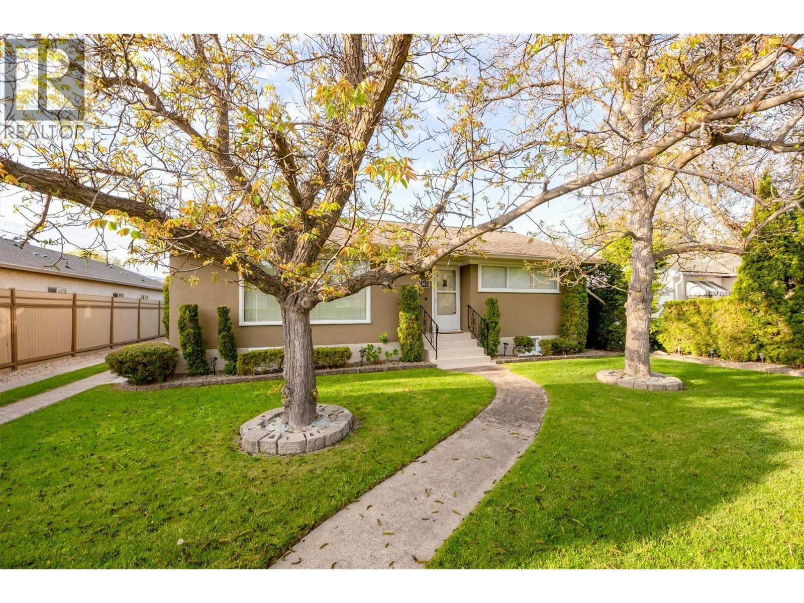 1040 Laurier Avenue, Kelowna, BC, V1Y 6B1
