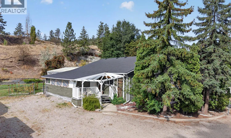 8008 Victoria Road