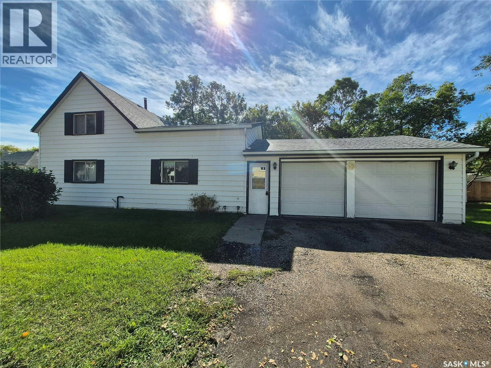239 9th Street, Weyburn, SK, S4H 1E9