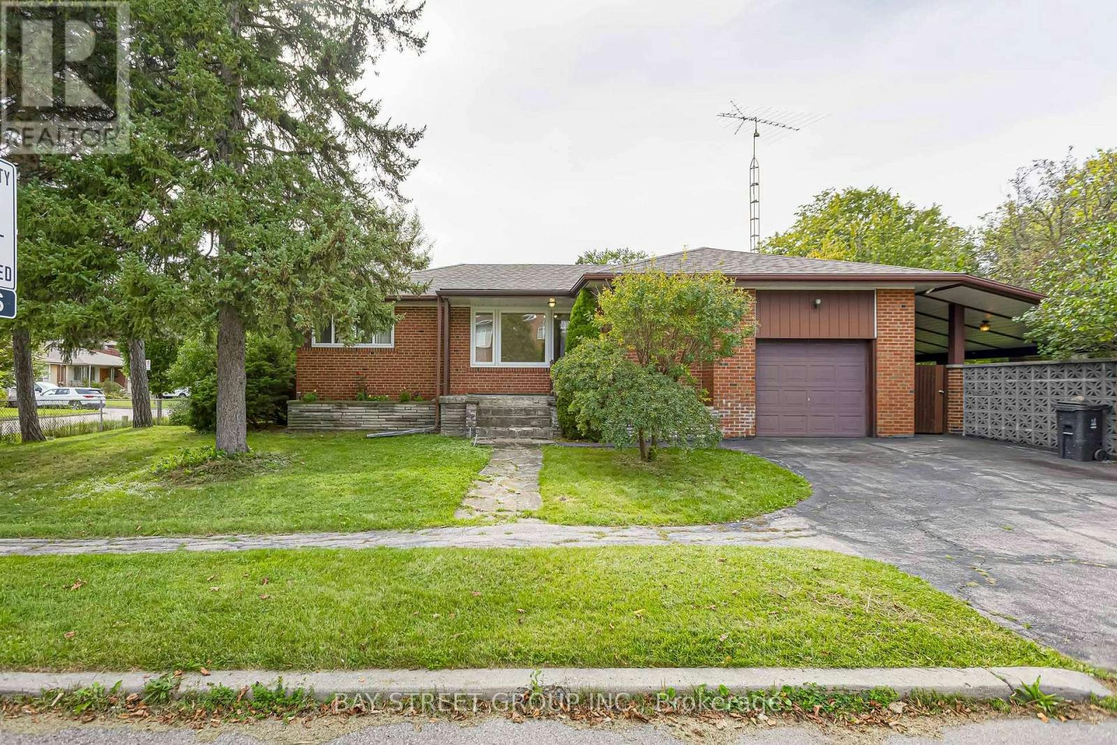 260 Moore Park Avenue, Toronto, ON, M2M 1N6