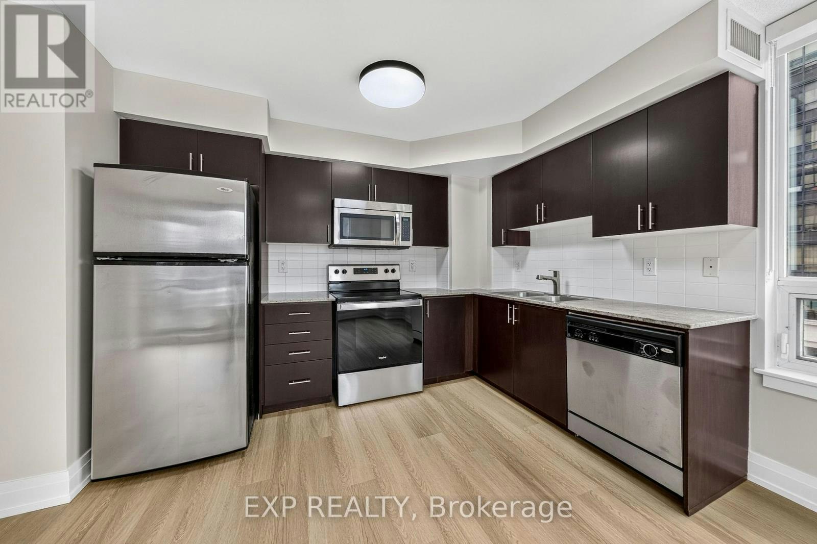 612-1 De Boers Drive, Toronto, ON, M3J 0G6 - 24
