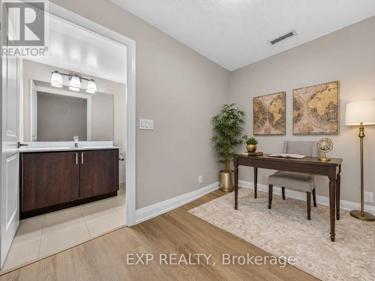 612-1 De Boers Drive, Toronto, ON, M3J 0G6 - 16