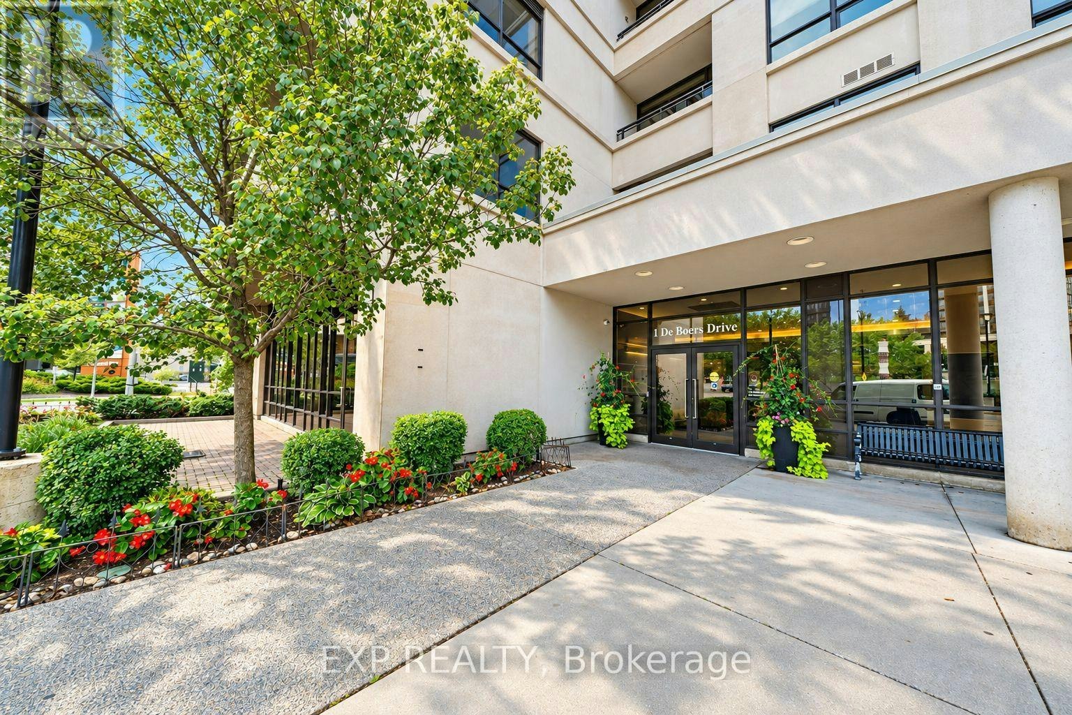 612-1 De Boers Drive, Toronto, ON, M3J 0G6 - 7
