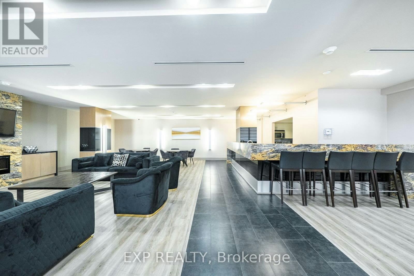 612-1 De Boers Drive, Toronto, ON, M3J 0G6 - 35