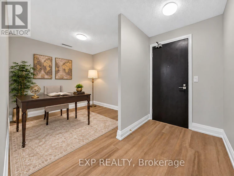 612-1 De Boers Drive, Toronto, ON, M3J 0G6 - 17