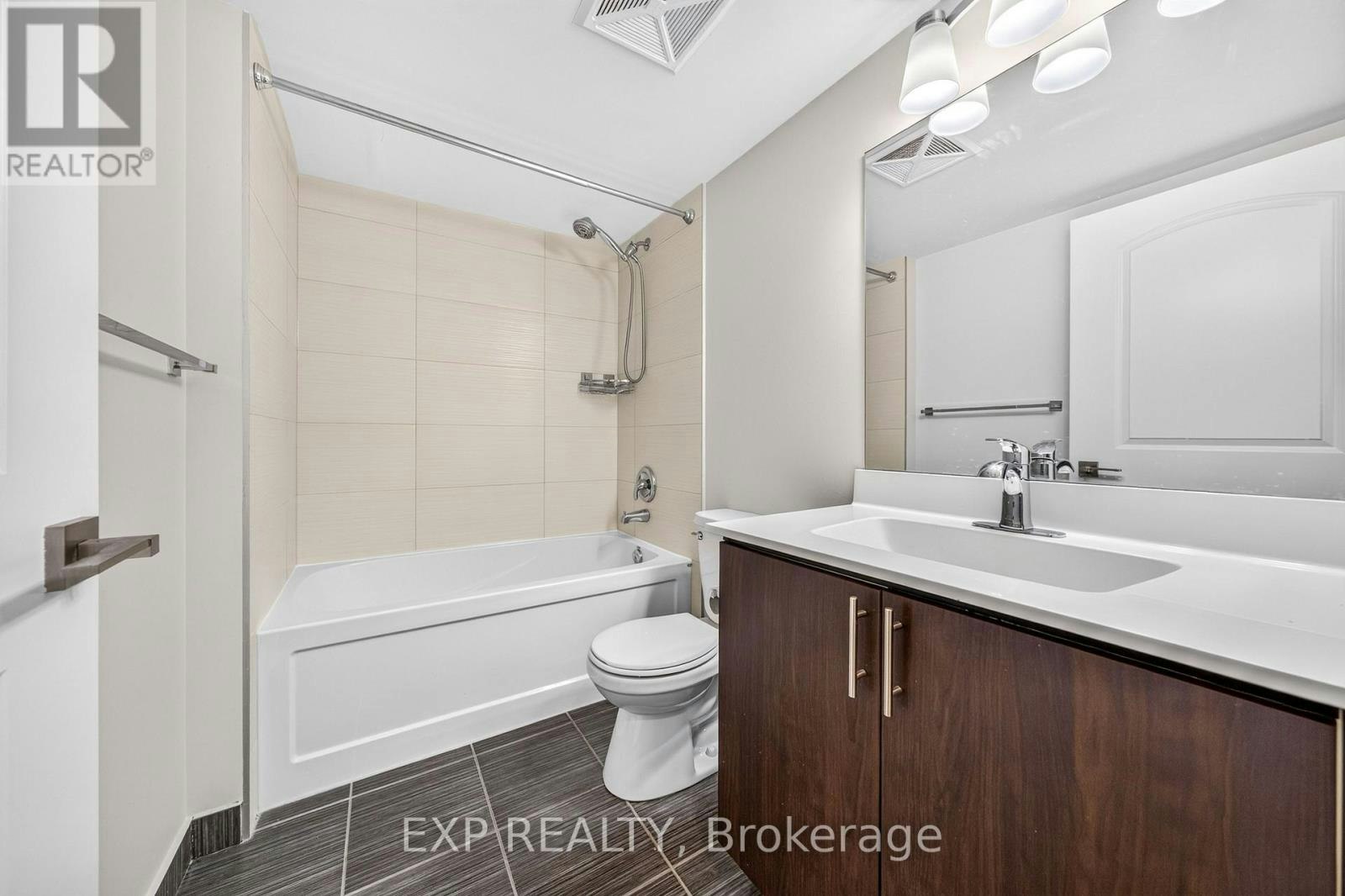 612-1 De Boers Drive, Toronto, ON, M3J 0G6 - 25