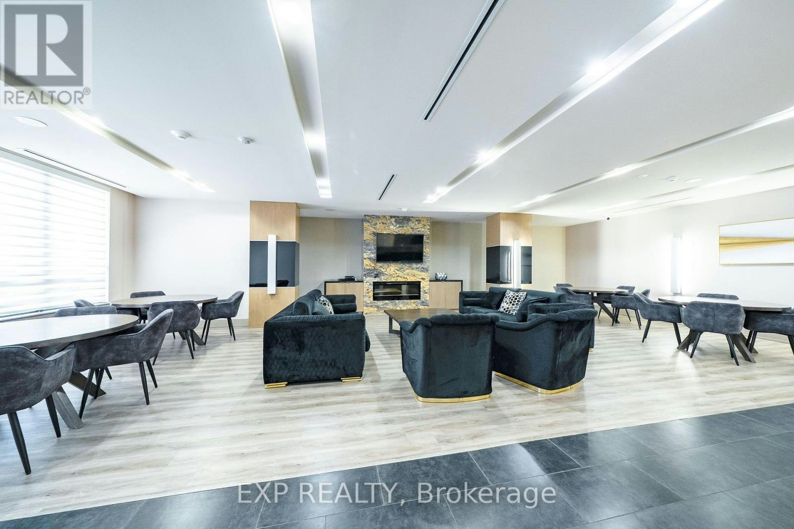 612-1 De Boers Drive, Toronto, ON, M3J 0G6 - 36