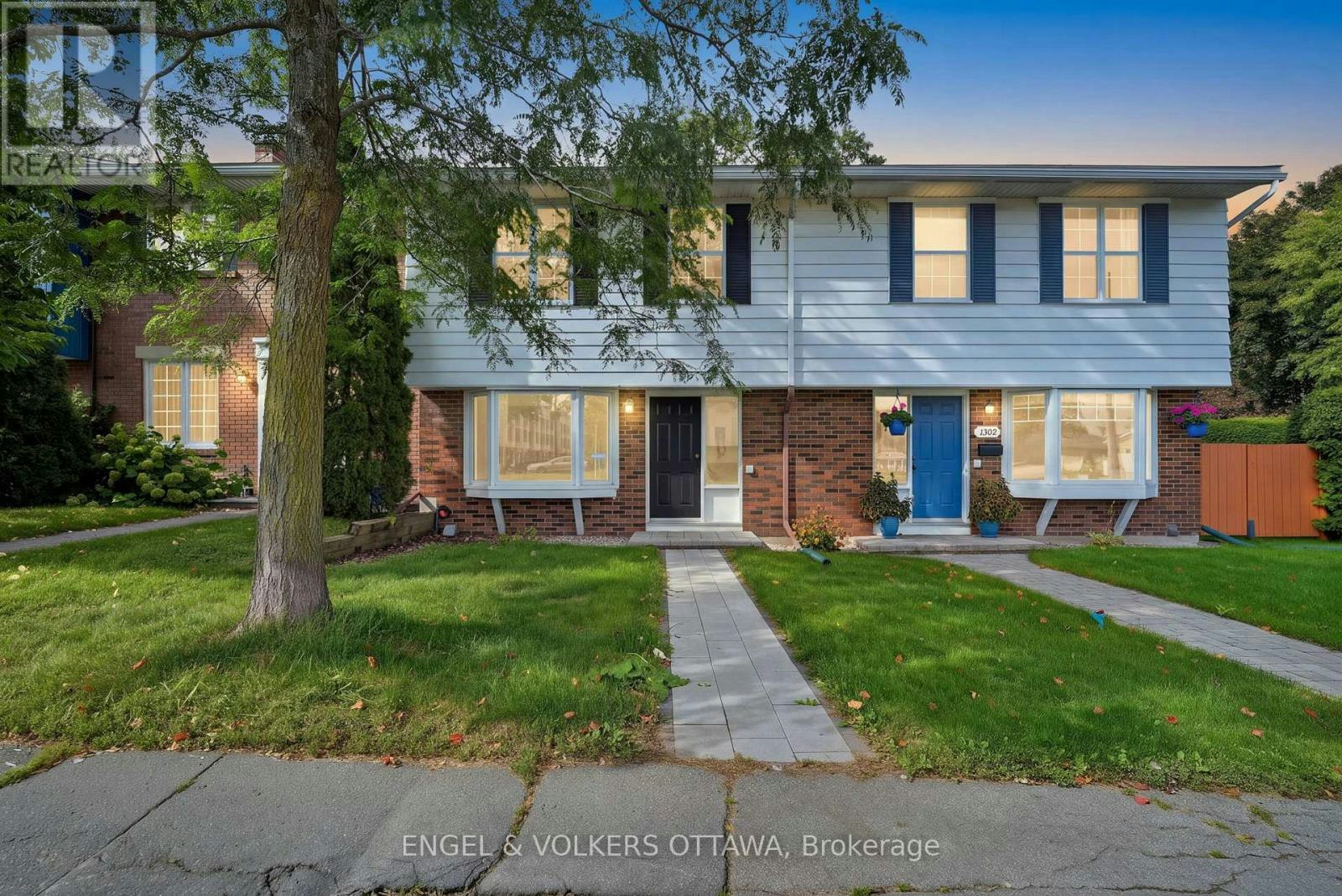 1304 Morrison Drive, Ottawa, ON, K2H 7L9