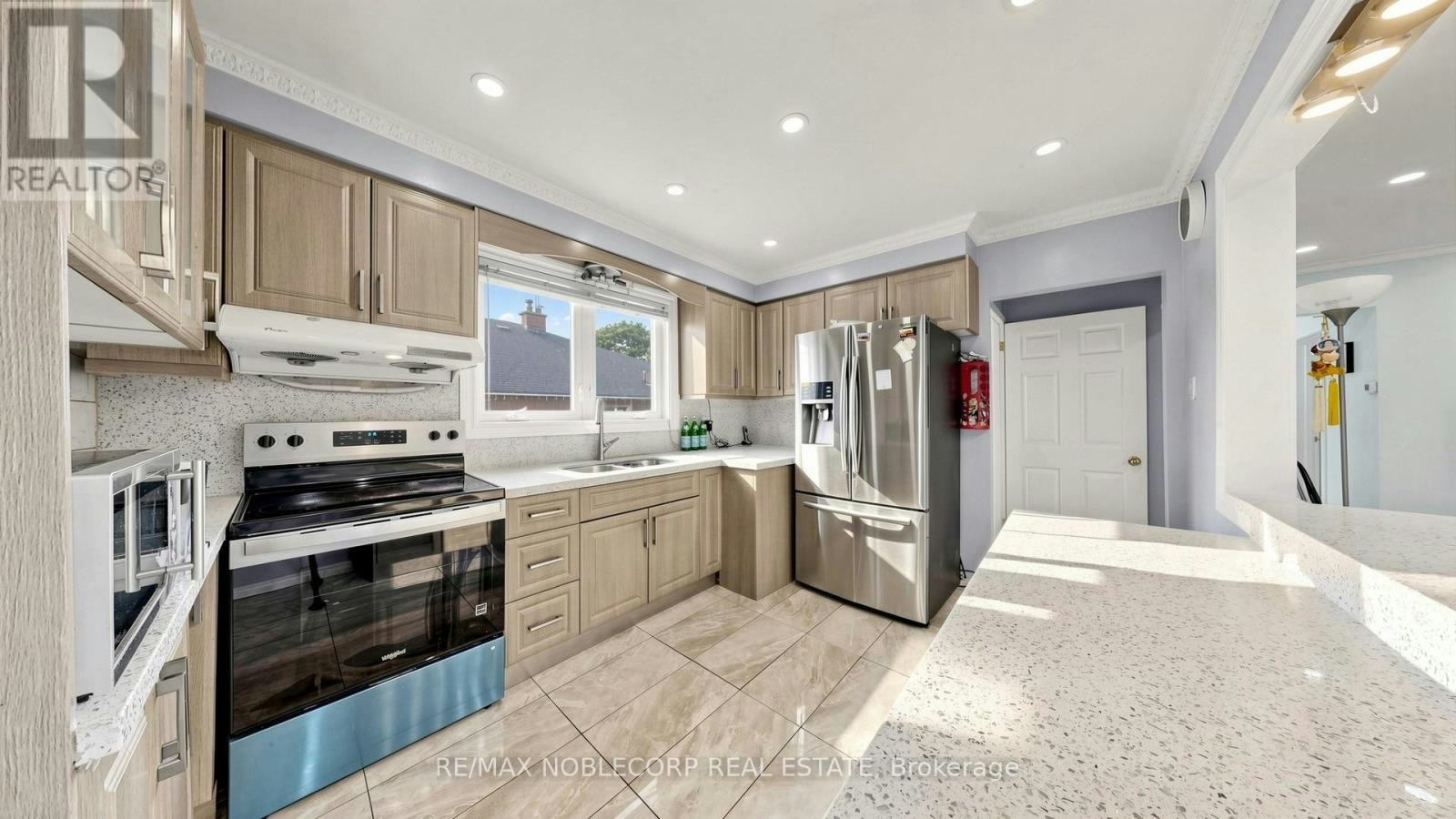 95 Snowood Court, Toronto, ON, M3N 1E7
