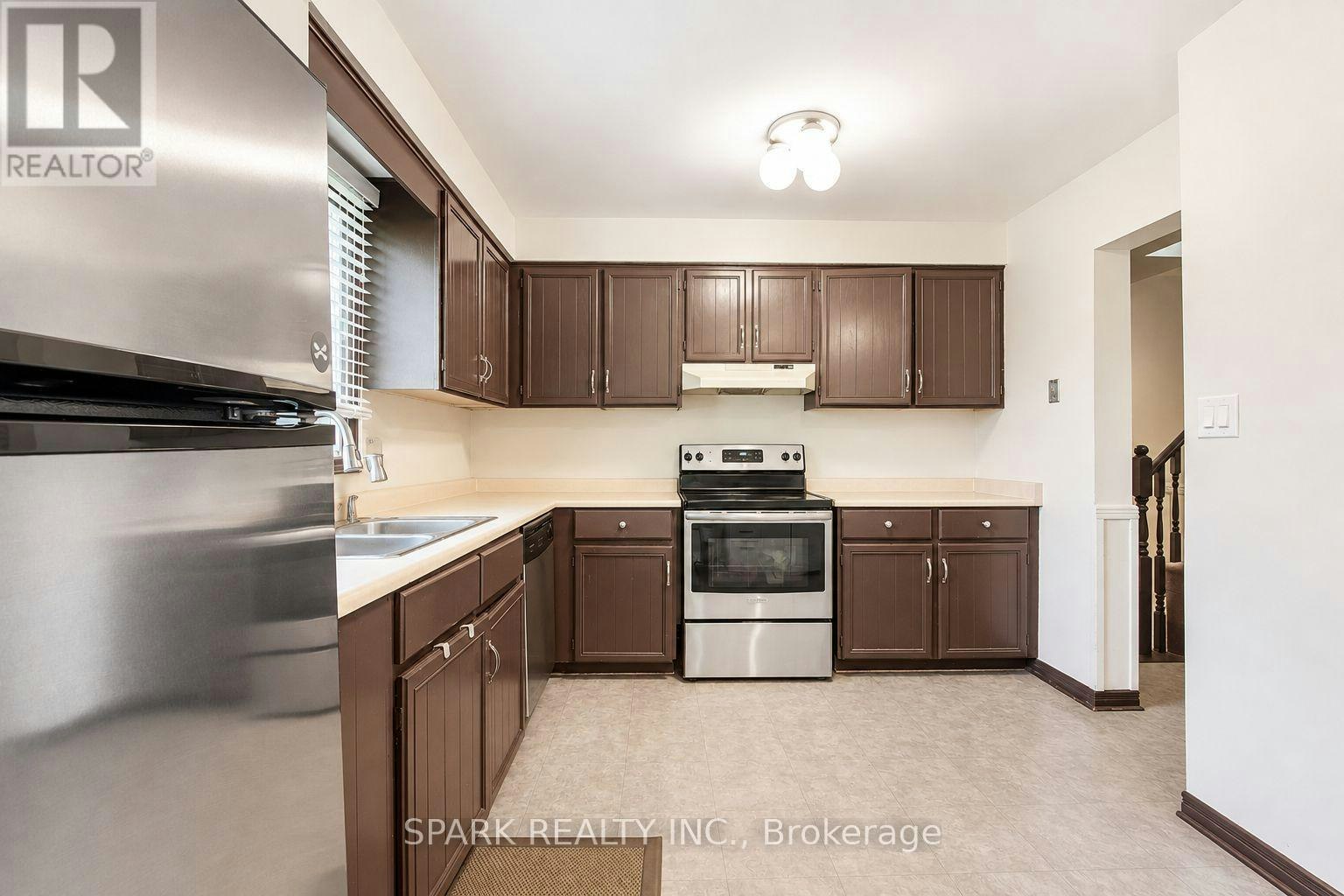 23 Rannie Court, Thorold, ON, L2V 4X2 - 8