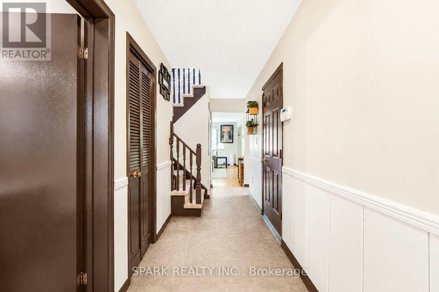 23 Rannie Court, Thorold, ON, L2V 4X2 - 3