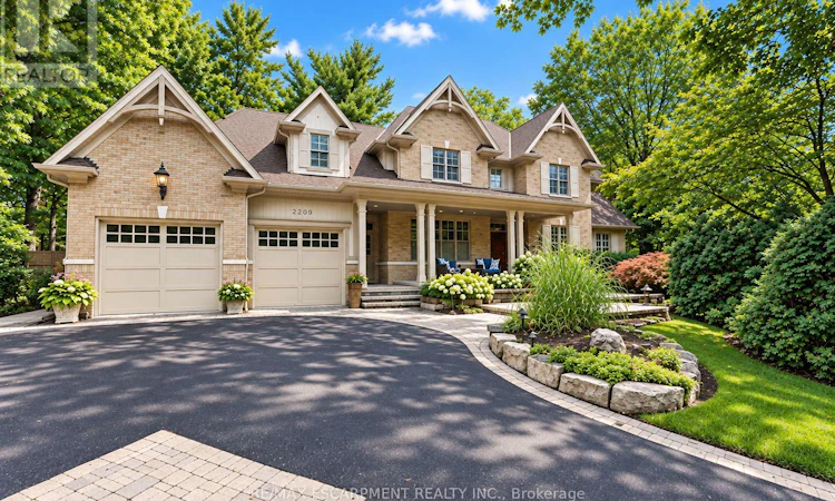 2209 Pineneedle Row