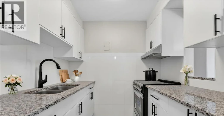 2-81 Kenwood Drive, Kitchener, ON, N2B 3H3 - 3