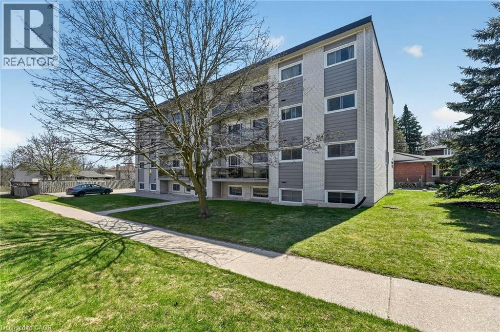 2-81 Kenwood Drive, Kitchener, ON, N2B 3H3