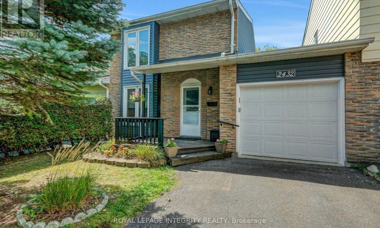 2432 Autumn Hill Crescent