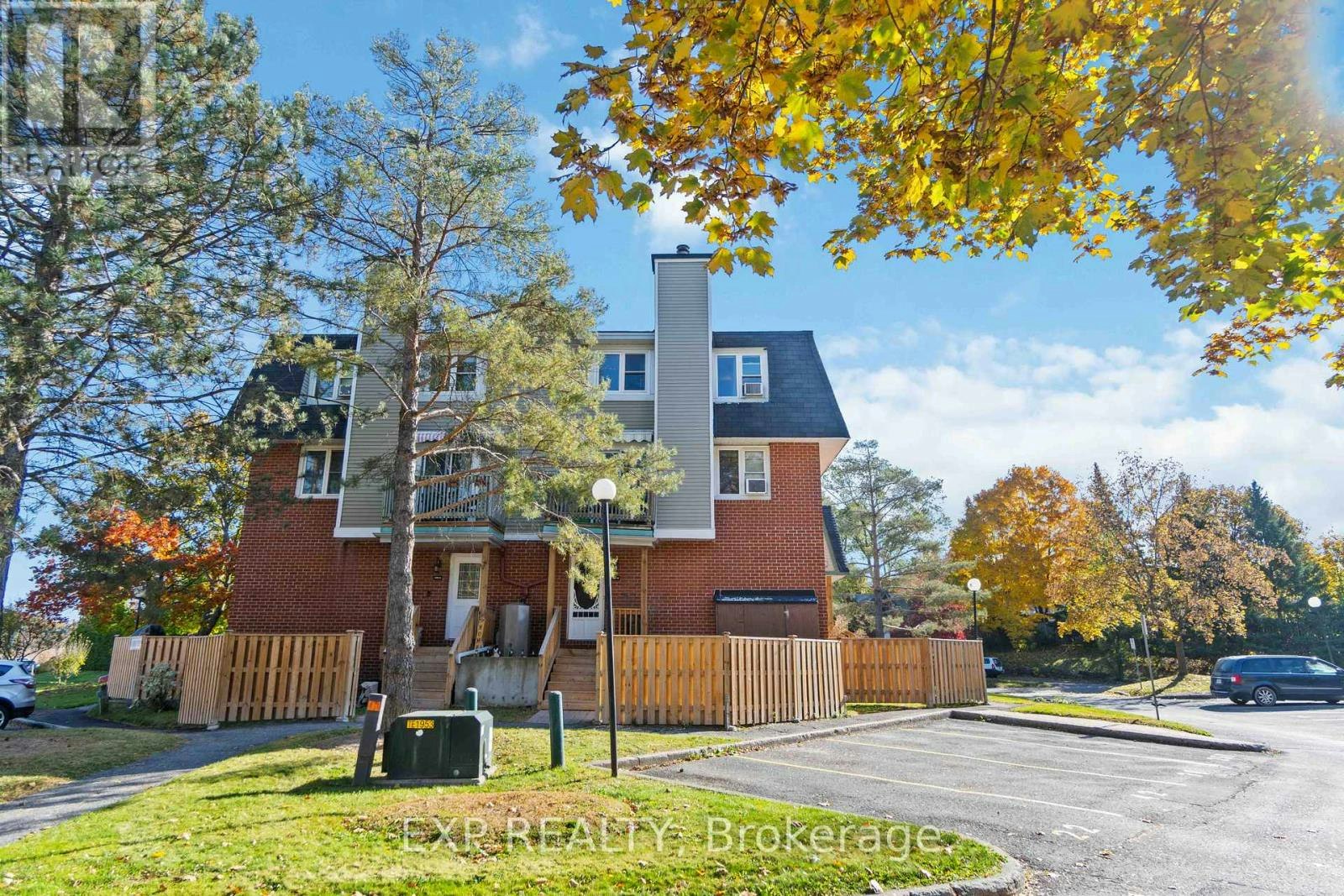 207-6 Terrace Drive, Ottawa, ON, K2H 9J2 - 3