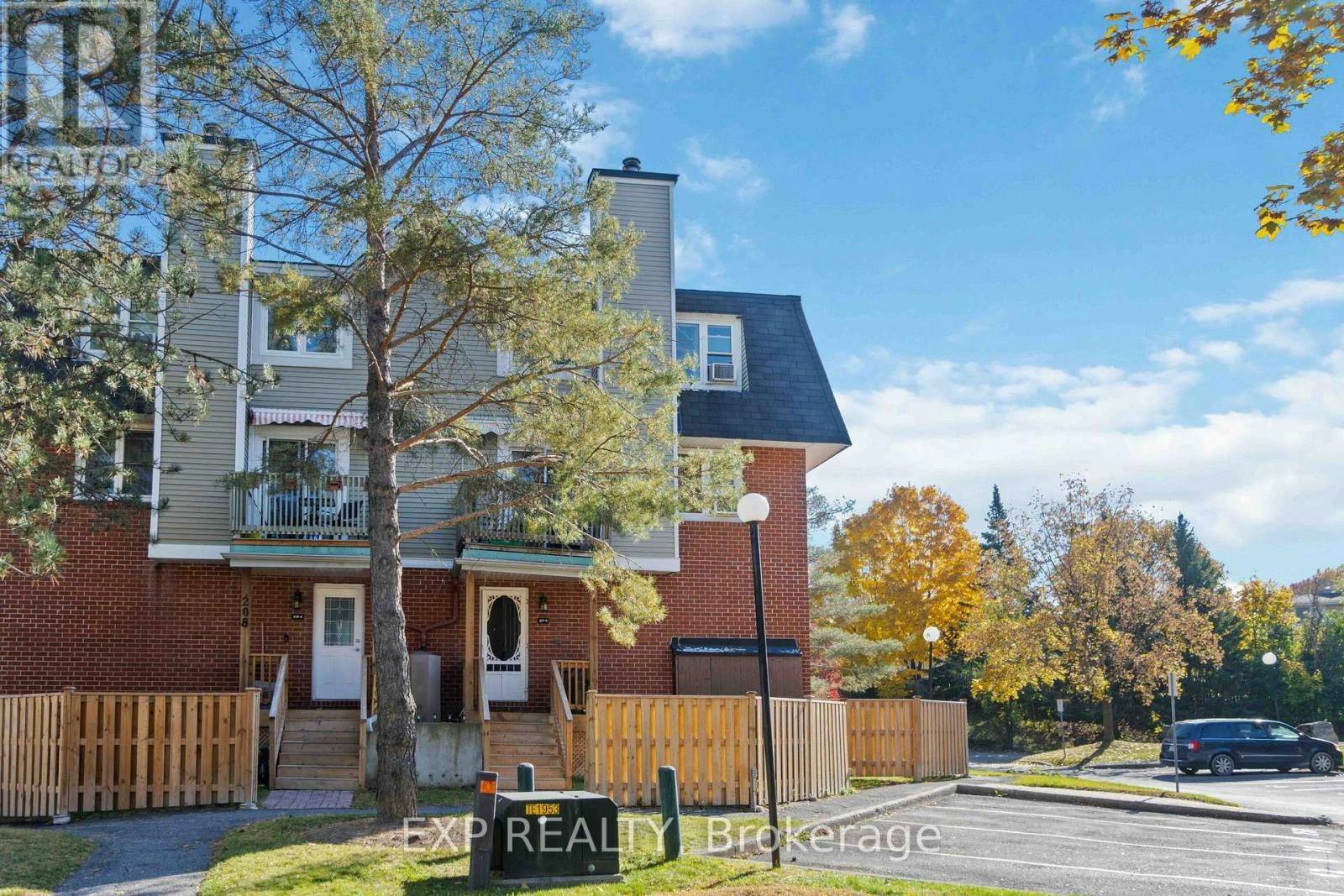 207-6 Terrace Drive, Ottawa, ON, K2H 9J2 - 4