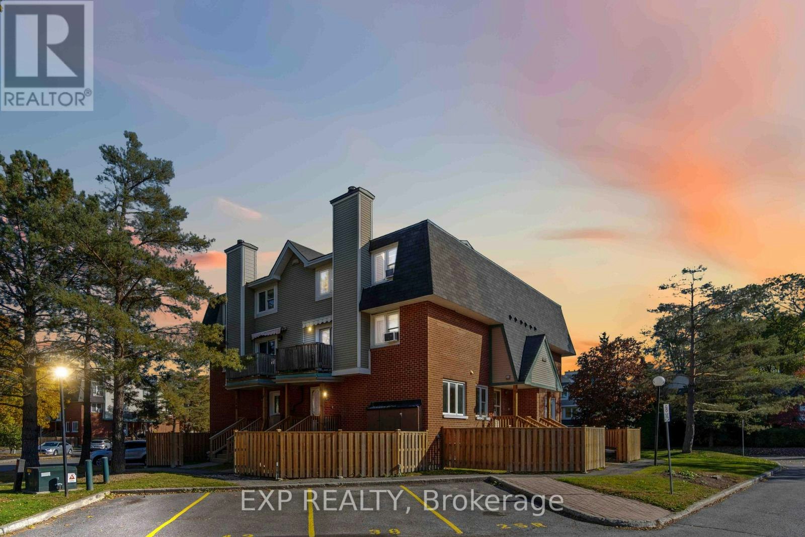 207-6 Terrace Drive, Ottawa, ON, K2H 9J2