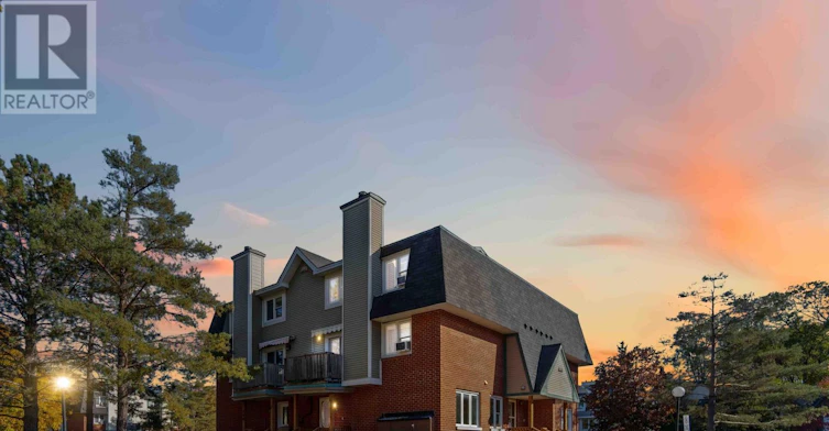 207-6 Terrace Drive, Ottawa, ON, K2H 9J2