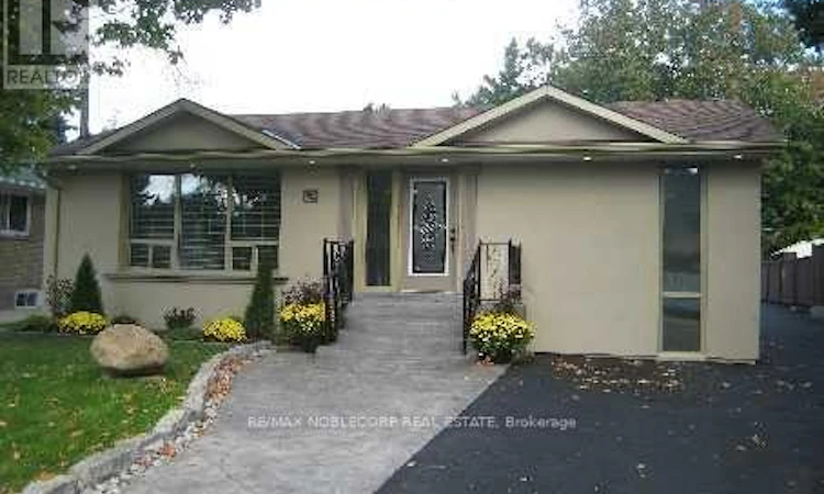 102 Humber Crescent