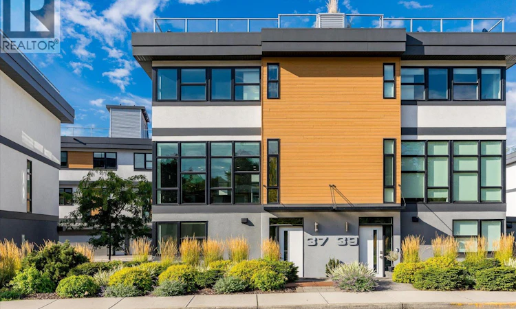 37-1515 N Highland Drive