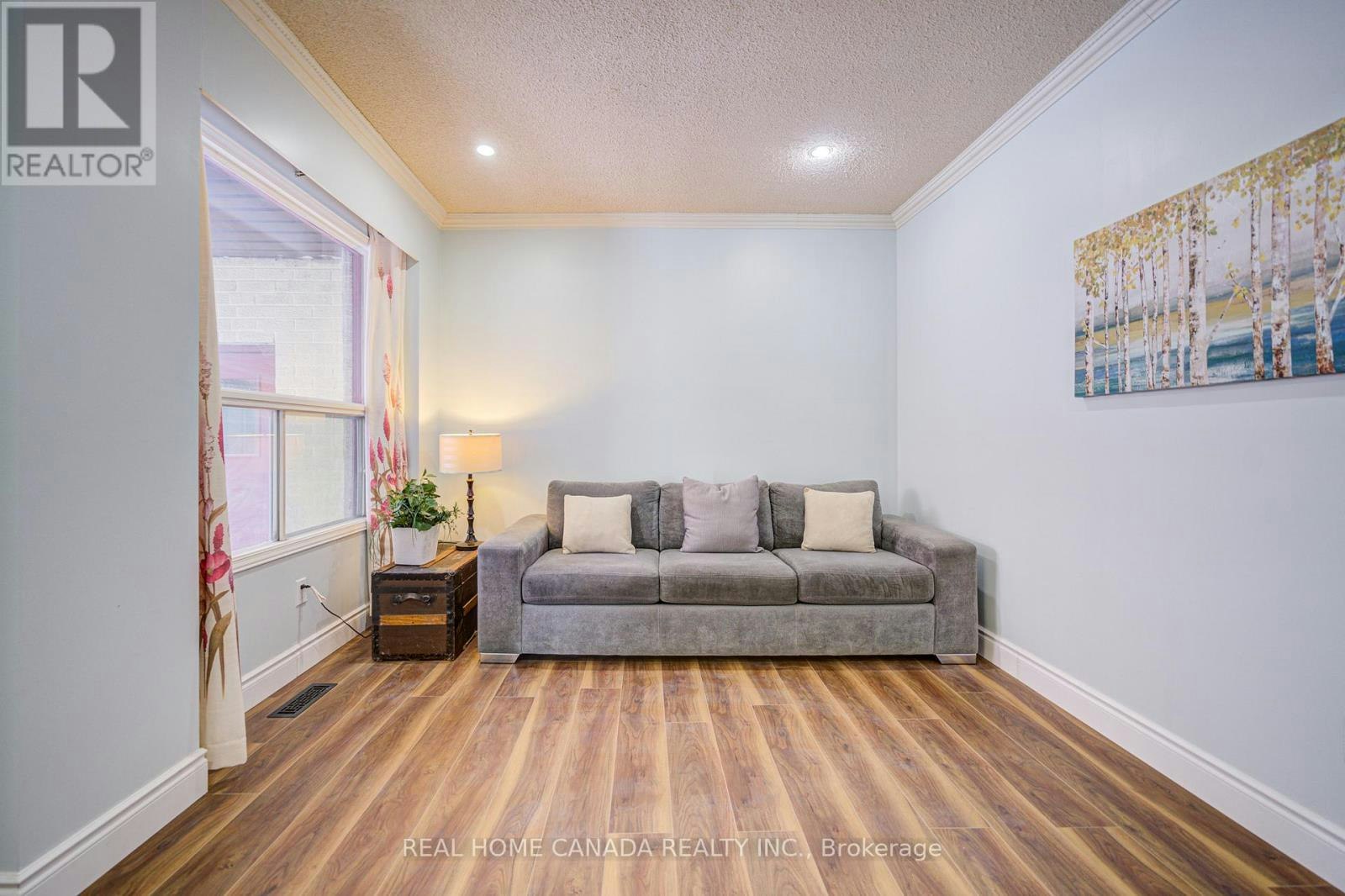 21 Hallen Road, Brampton, ON, L6Y 2V5
