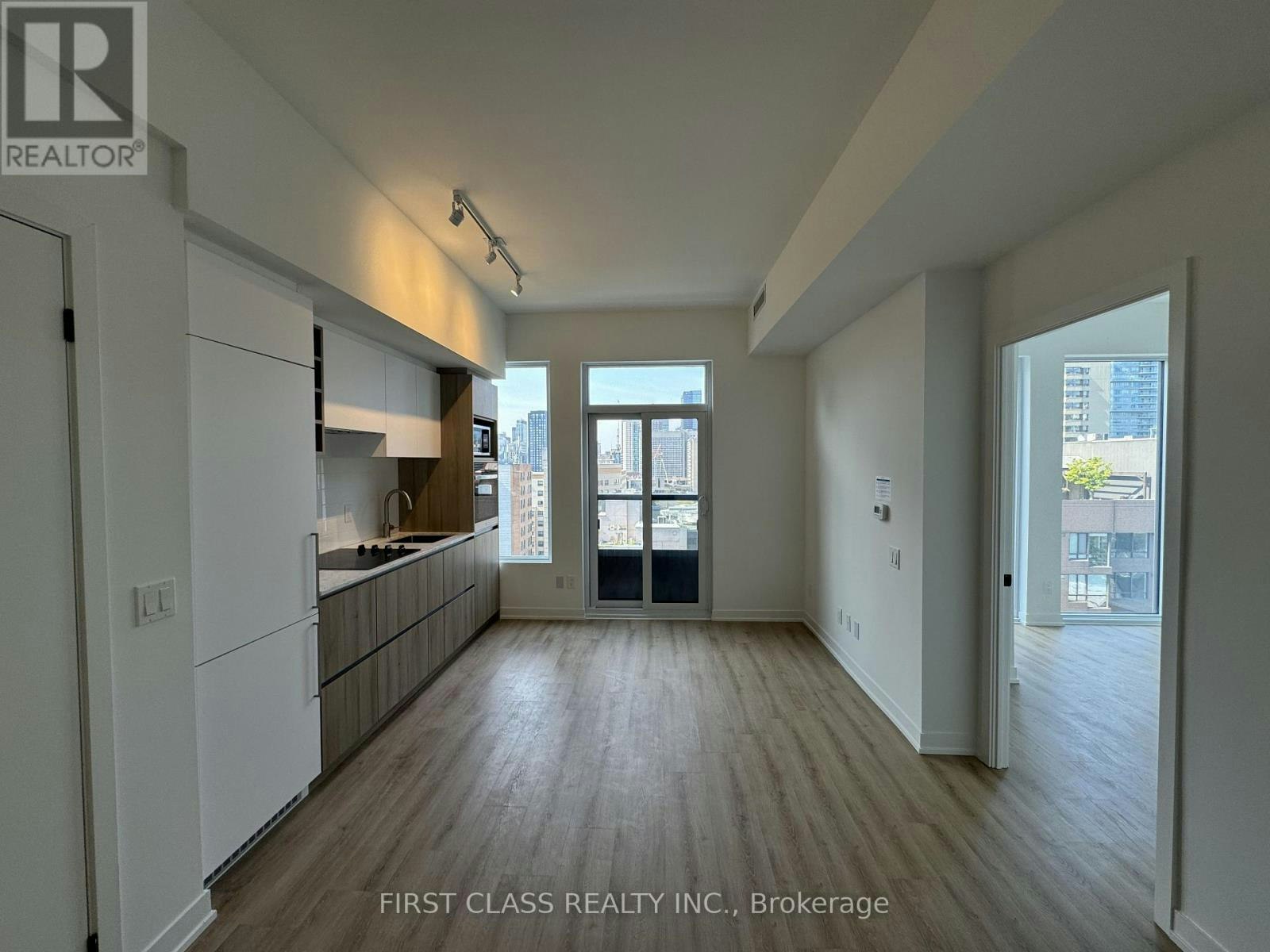 319 Jarvis Street, Toronto, ON, L3V 2A7 - 2