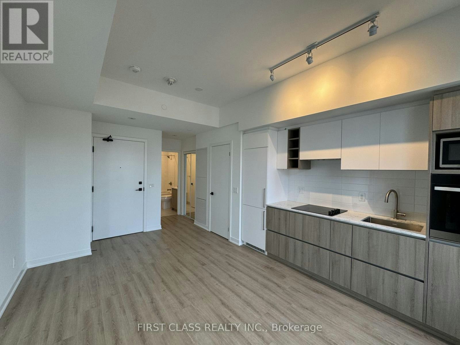 319 Jarvis Street, Toronto, ON, L3V 2A7 - 4