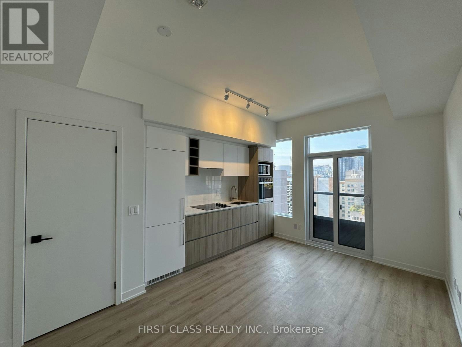 319 Jarvis Street, Toronto, ON, L3V 2A7 - 3