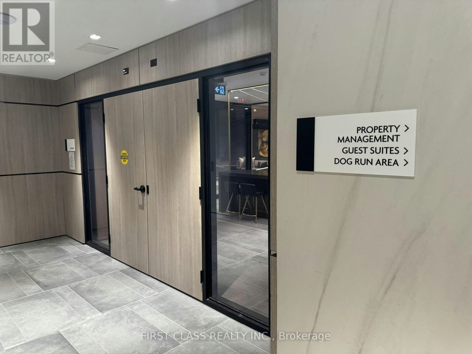 319 Jarvis Street, Toronto, ON, L3V 2A7 - 16