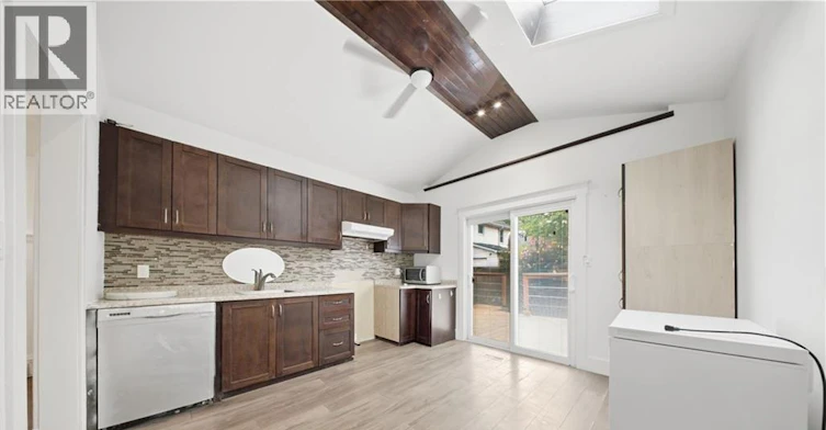 1082 Cannon Street E, Hamilton, ON, L8L 2J1 - 9