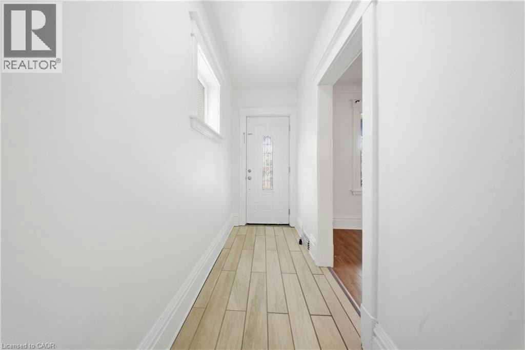 1082 Cannon Street E, Hamilton, ON, L8L 2J1 - 4