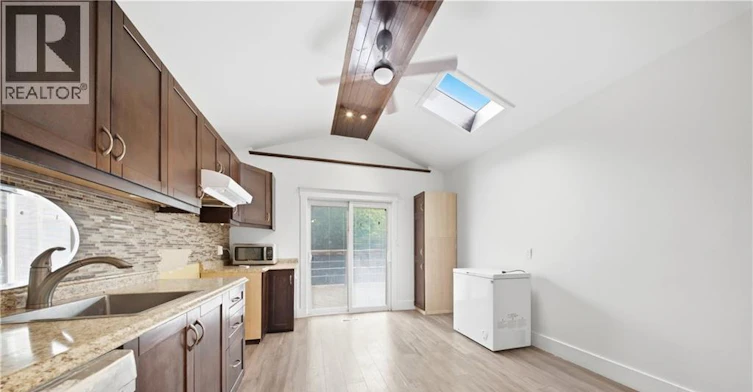 1082 Cannon Street E, Hamilton, ON, L8L 2J1 - 8