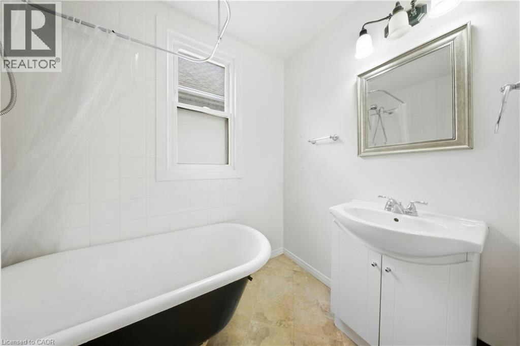 1082 Cannon Street E, Hamilton, ON, L8L 2J1 - 16