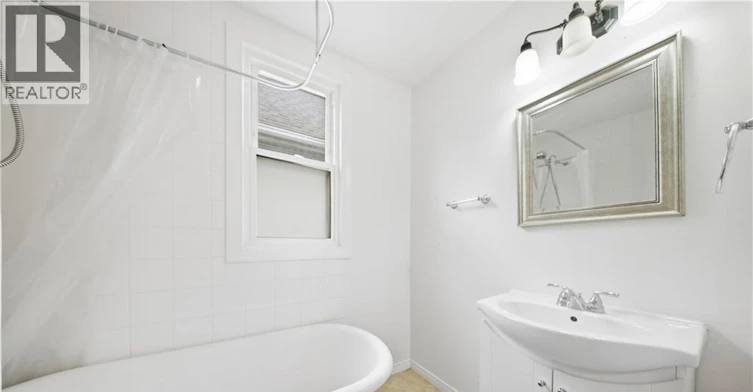 1082 Cannon Street E, Hamilton, ON, L8L 2J1 - 16