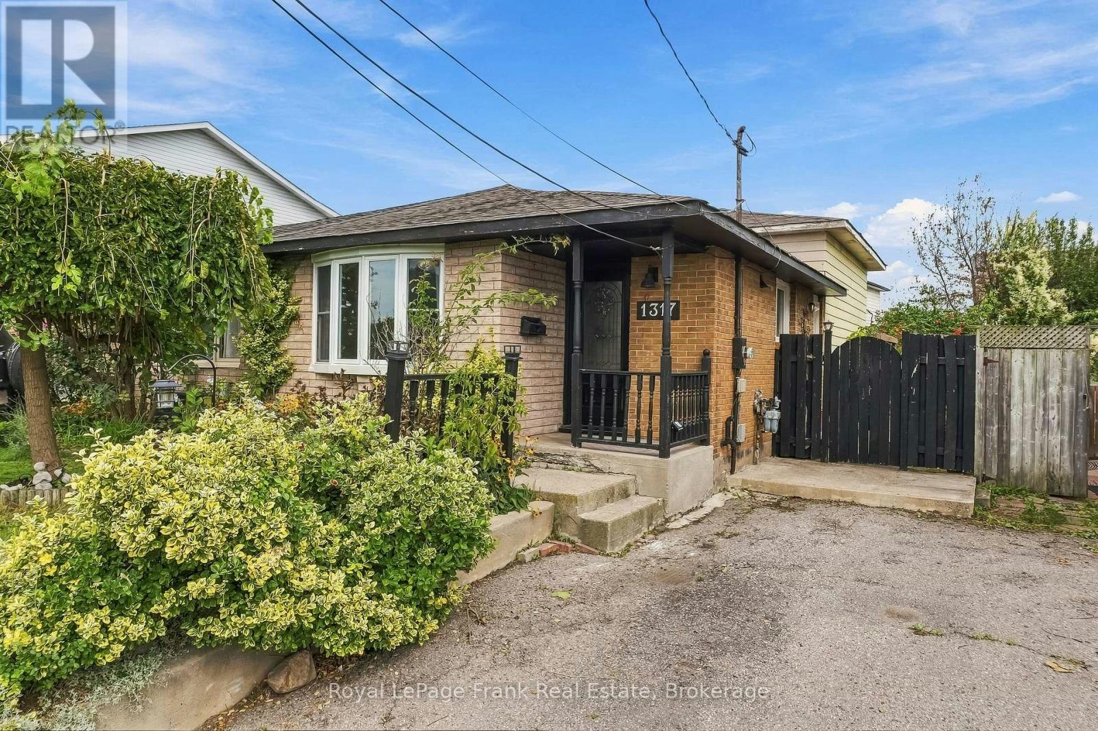 1317 Park Road S, Oshawa, ON, L1J 4K3