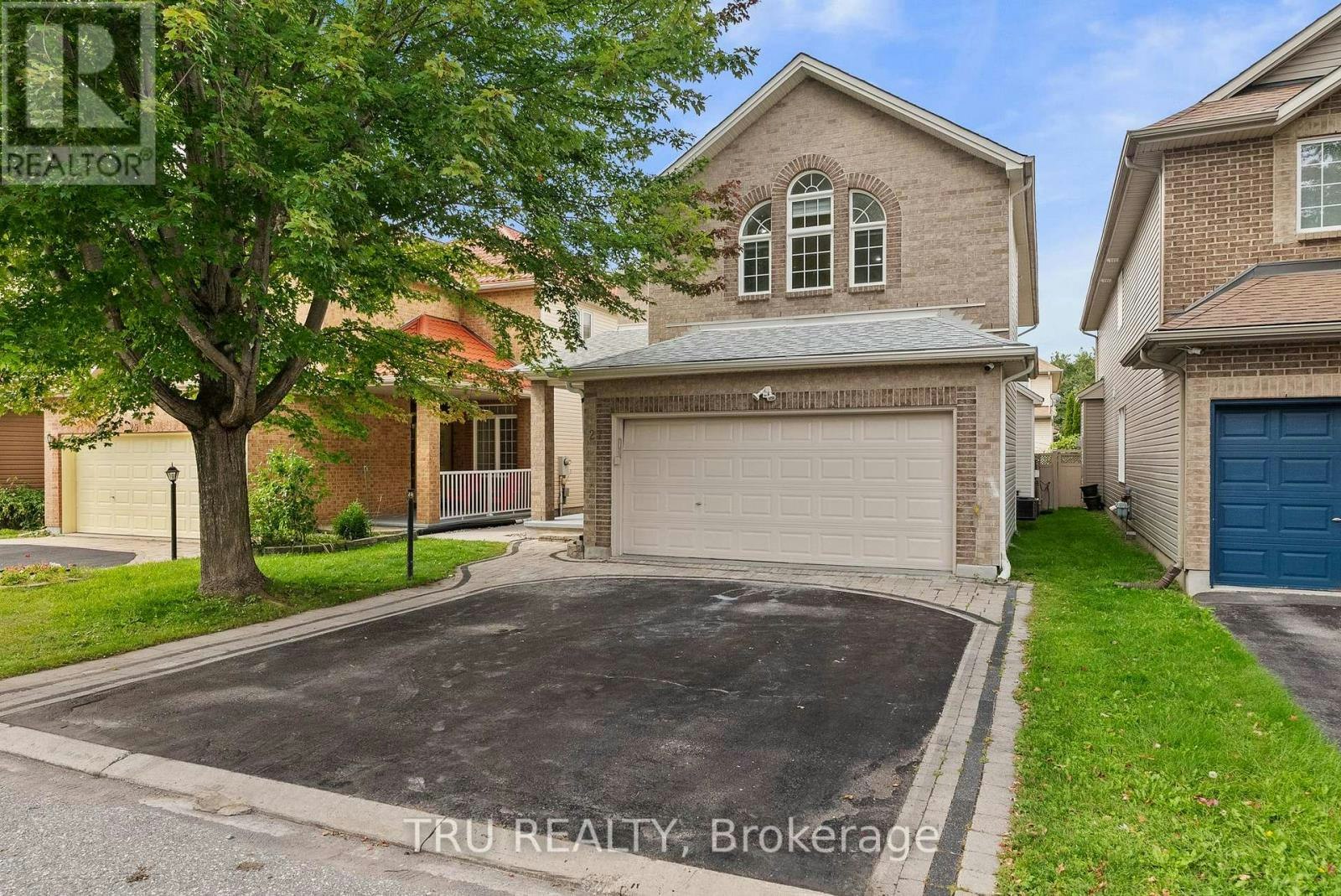 27 Upminster Way, Ottawa, ON, K2J 5H1 - 2