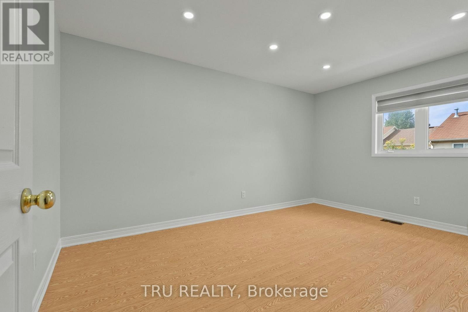 27 Upminster Way, Ottawa, ON, K2J 5H1 - 31